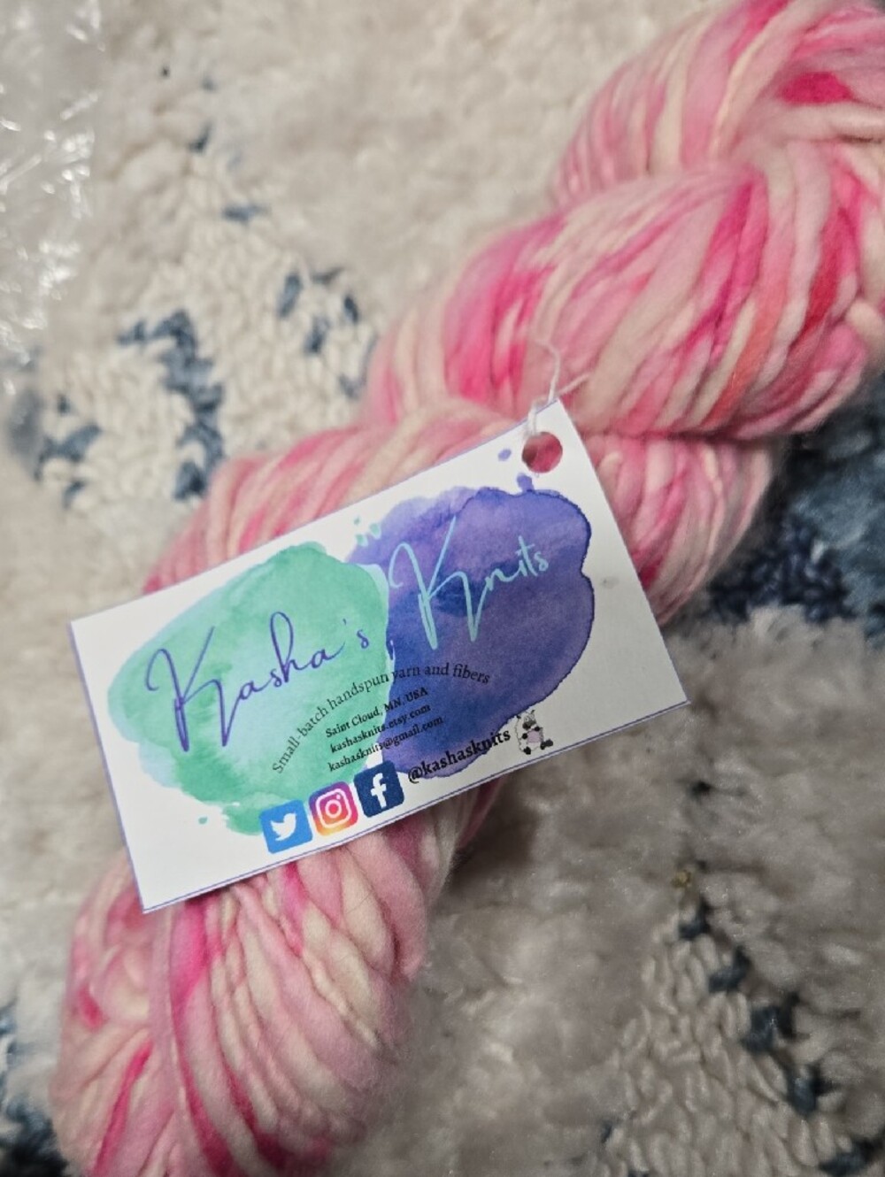 Assorted Handspun & Novelty Yarn Bundle in Cream, Pink, Gray 5 Skeins - Picture 6 of 10
